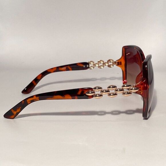 Oversize Tortoise Sunglasses With Silver Detail on Arm New main image 4